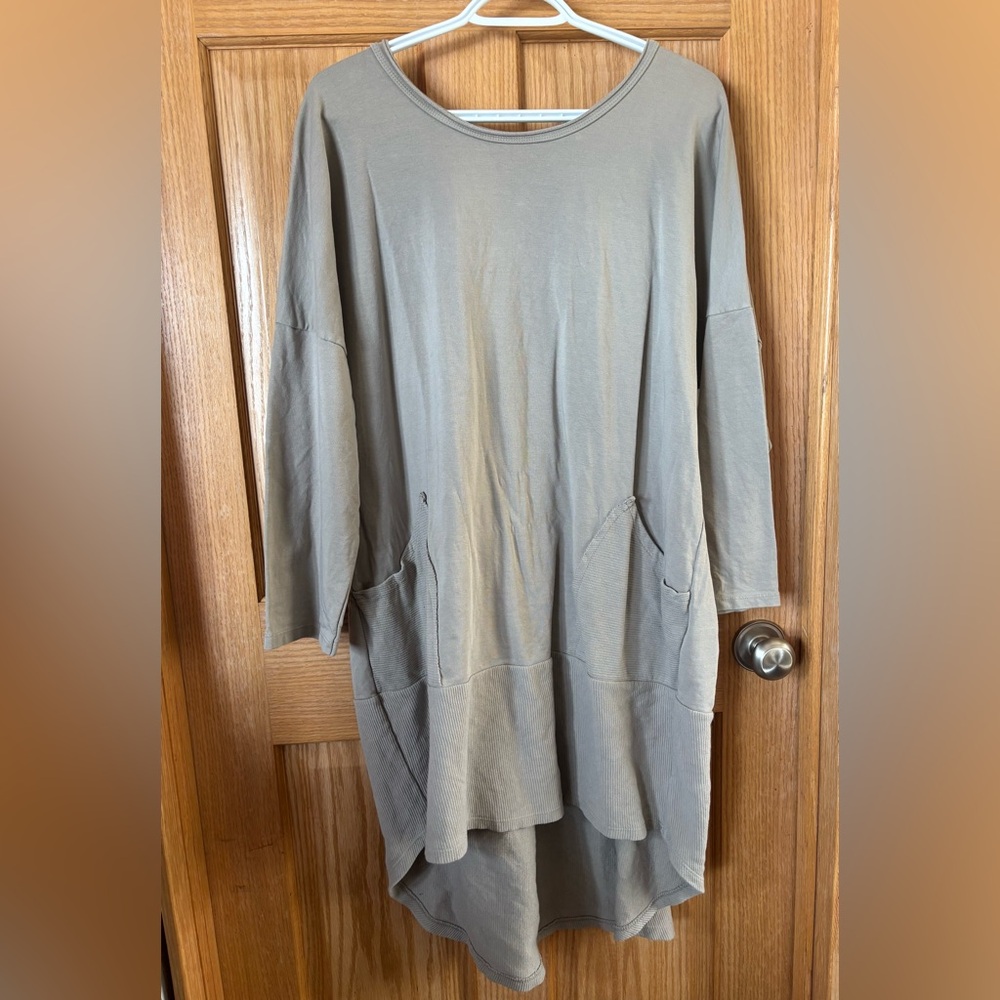 #26 Made in Italy Cotton High Low Tunic 27-28” ptp